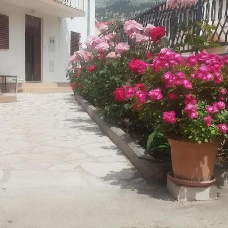 Lägenhet Cheap House Near The Center Of The Mostar